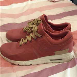 Nike Airmax Zero Coral Color